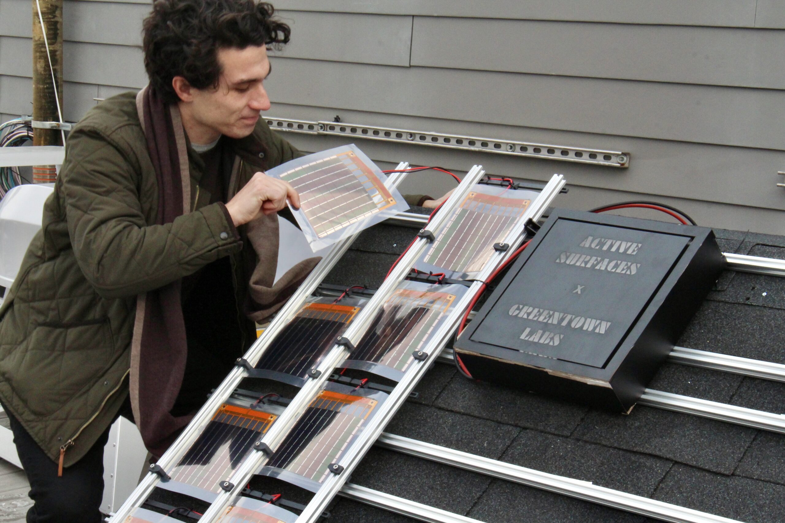 ソラページ Active Surfaces Demonstrates Lightweight, Flexible Solar Module in